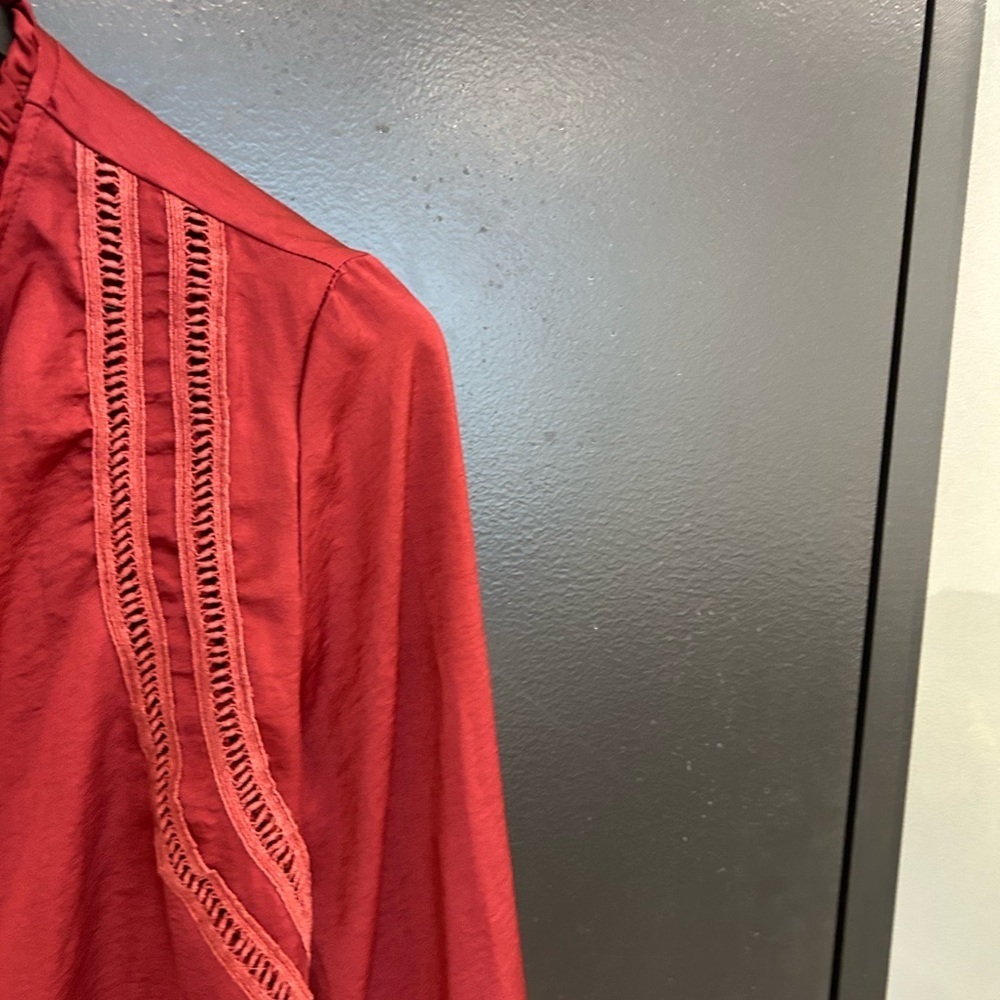 Sadie and Sage M satin feel boho peasant Red Women's Top - Picture 5 of 13